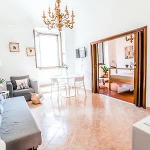 Orti 27 , Roma Italia