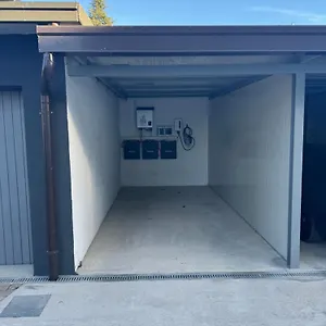 Near And Milan With Private Garage Appartamento
