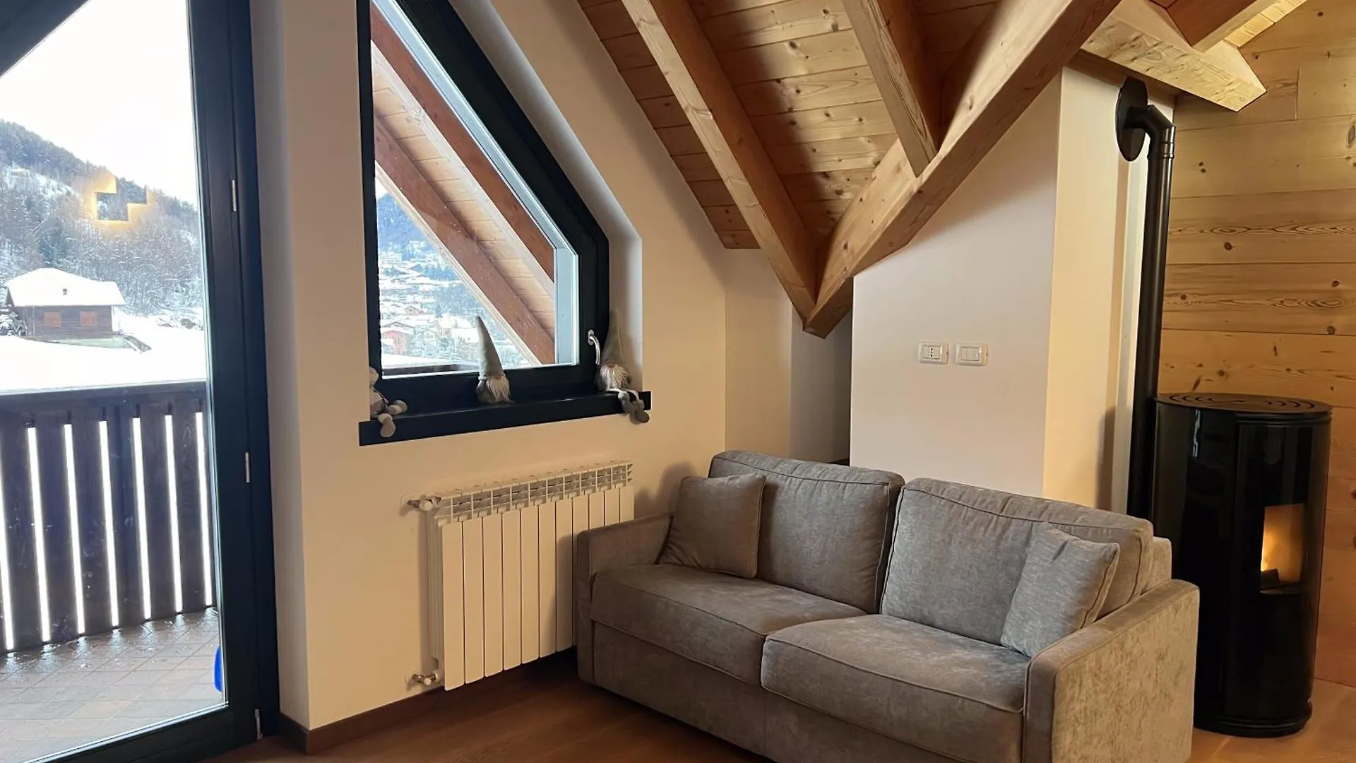Casa Giuliana Con Skibus Gratis contacts